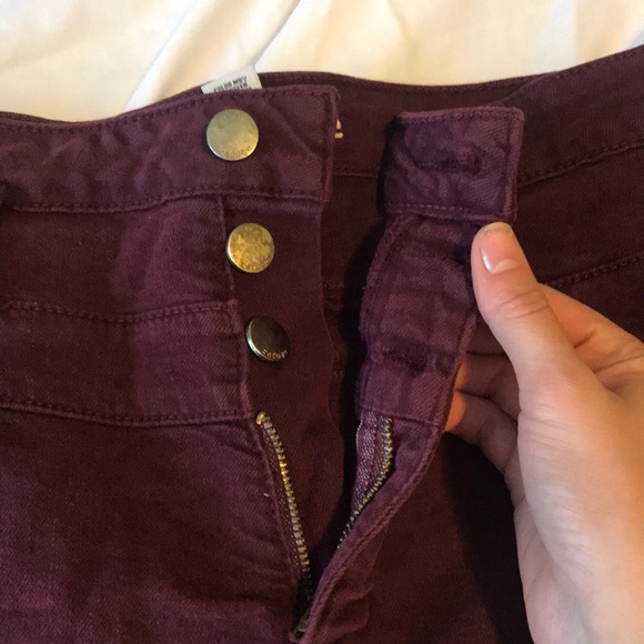 High rise burgundy jean shorts - Picture 2 of 4